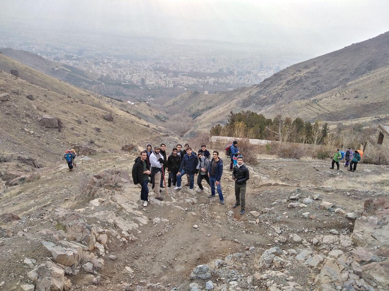 کوه‌پیمایی و زیارت قبور شهدای تپه نورالشهدا توسط دانشجویان خوابگاه کوی