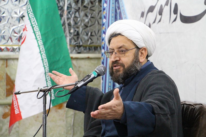 برگزاری کرسی اخلاق اسلامی و زیارت استادان دانشکده توانبخشی از امامزاده صالح(ع)