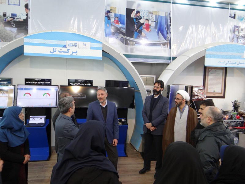بازدید استادان دانشکده توانبخشی از نمایشگاه دستاوردهای ستاد اجرایی فرمان حضرت امام خمینی (ره)