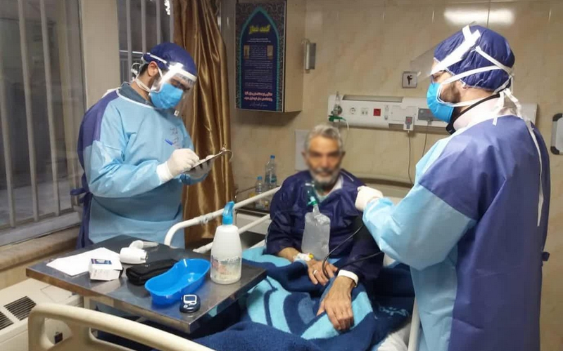 تصاویر خدمت‌رسانی داوطلبان قرارگاه جهادگران همیار سلامت حضرت نرجس خاتون (س) در مجتمع بیمارستانی امام خمینی (ره)