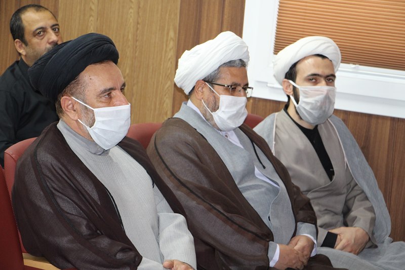 تجلیل از کادر درمانی و مدافعان سلامت بیمارستان یاس با حضور مسئول نهاد