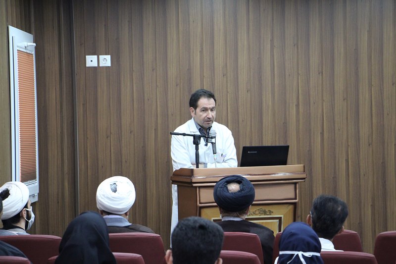 تجلیل از کادر درمانی و مدافعان سلامت بیمارستان یاس با حضور مسئول نهاد