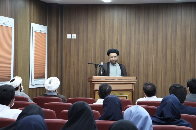 تجلیل از کادر درمانی و مدافعان سلامت بیمارستان یاس با حضور مسئول نهاد
