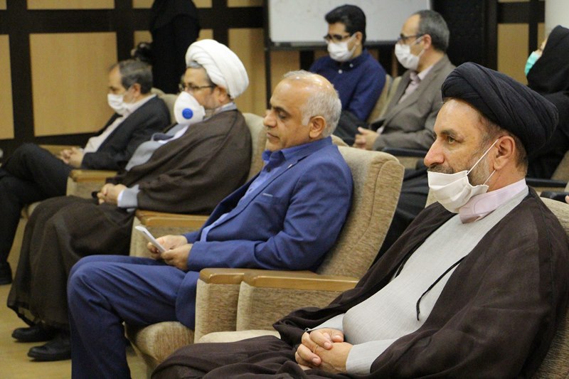 تجلیل از اعضای هیئت علمی و کارکنان آزمایشگاه ویروس شناسی دانشکده بهداشت با حضور مسئول نهاد