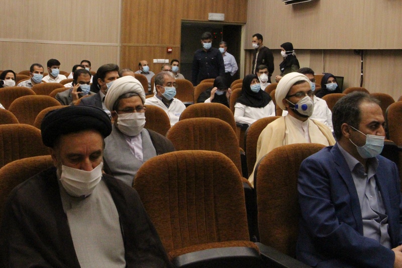 مراسم تجلیل از کادر درمانی و مدافعان سلامت بیمارستان ضیائیان با حضور مسئول نهاد نمایندگی مقام معظم رهبری