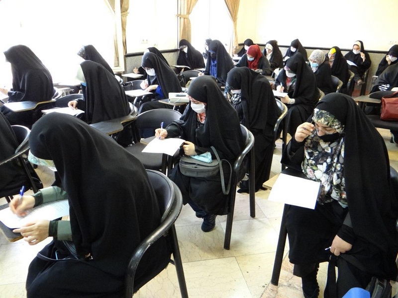 آزمون پایانی سومین دوره آموزشی و تجلیل از داوطلبان قرارگاه جهادی حضرت نرجس خاتون (س)