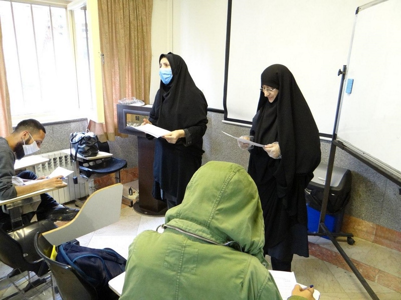 آزمون پایانی سومین دوره آموزشی و تجلیل از داوطلبان قرارگاه جهادی حضرت نرجس خاتون (س)