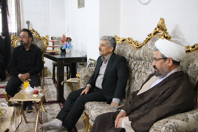 دیدار معاون نهاد نمایندگی مقام معظم رهبری در دانشگاه با خانواده شهید مدافع سلامت، داود غفاری