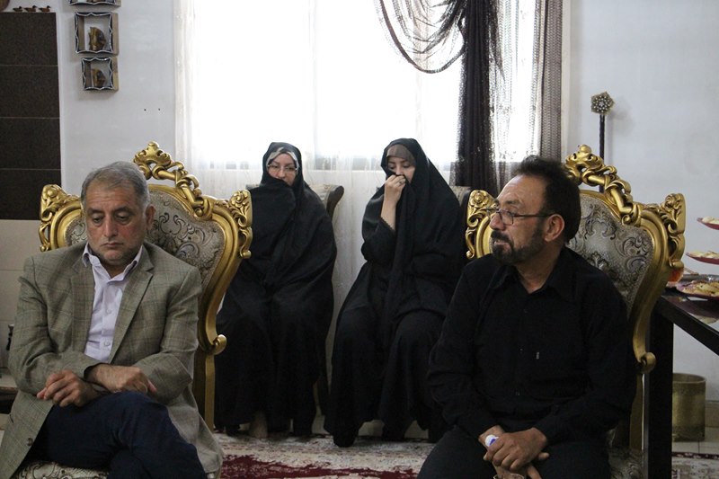 دیدار معاون نهاد نمایندگی مقام معظم رهبری در دانشگاه با خانواده شهید مدافع سلامت، داود غفاری