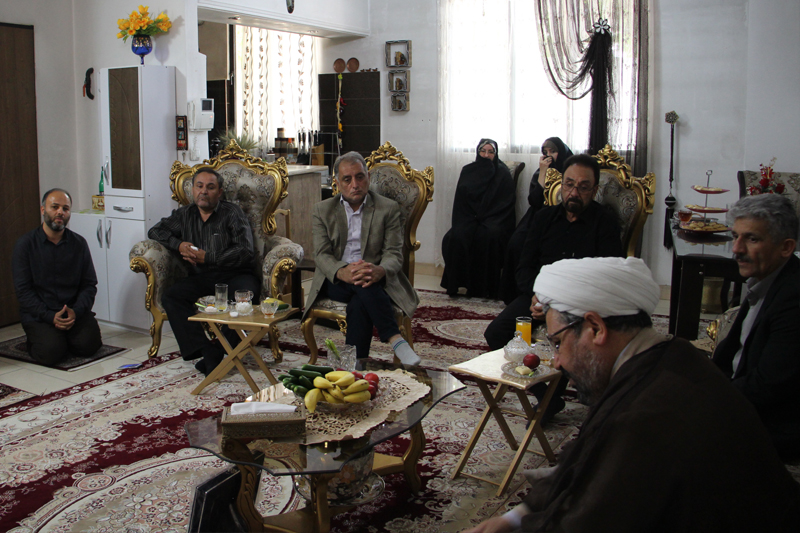 دیدار معاون نهاد نمایندگی مقام معظم رهبری در دانشگاه با خانواده شهید مدافع سلامت، داود غفاری