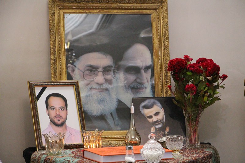 دیدار معاون نهاد نمایندگی مقام معظم رهبری در دانشگاه با خانواده شهید مدافع سلامت، داود غفاری