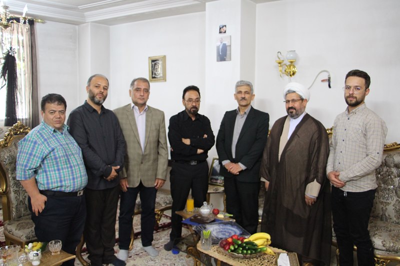 دیدار معاون نهاد نمایندگی مقام معظم رهبری در دانشگاه با خانواده شهید مدافع سلامت، داود غفاری
