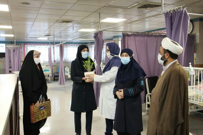 تجلیل از پرستاران و کادر درمانی دختر بیمارستان‌های سینا و مرکز طبی کودکان به مناسبت ایام ولادت حضرت فاطمه معصومه (س) و روز دختر