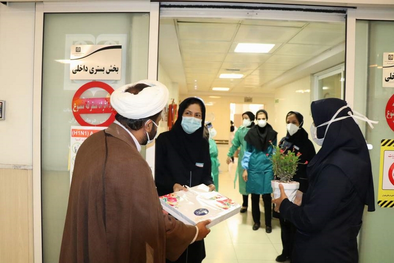 تجلیل از کادر درمانی و مدافعان سلامت بیمارستان ضیائیان به مناسبت دهه کرامت
