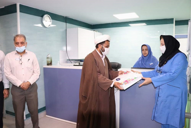 تجلیل از کادر درمانی و مدافعان سلامت بیمارستان ضیائیان به مناسبت دهه کرامت
