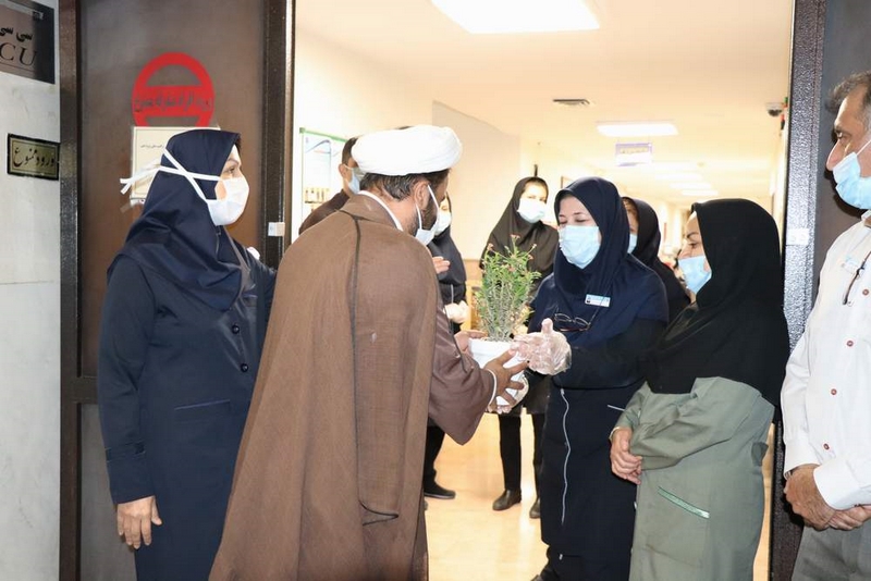 تجلیل از کادر درمانی و مدافعان سلامت بیمارستان ضیائیان به مناسبت دهه کرامت