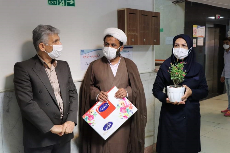 تجلیل از کادر درمانی و مدافعان سلامت بیمارستان ضیائیان به مناسبت دهه کرامت