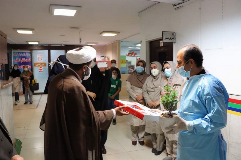 تجلیل از کادر درمانی و مدافعان سلامت بیمارستان ضیائیان به مناسبت دهه کرامت