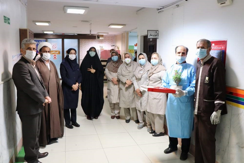 تجلیل از کادر درمانی و مدافعان سلامت بیمارستان ضیائیان به مناسبت دهه کرامت
