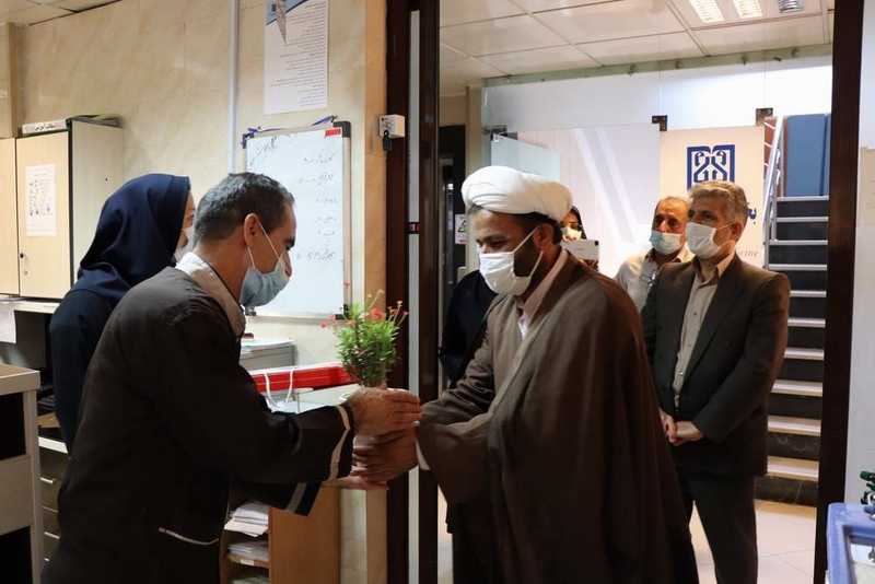 تجلیل از کادر درمانی و مدافعان سلامت بیمارستان ضیائیان به مناسبت دهه کرامت