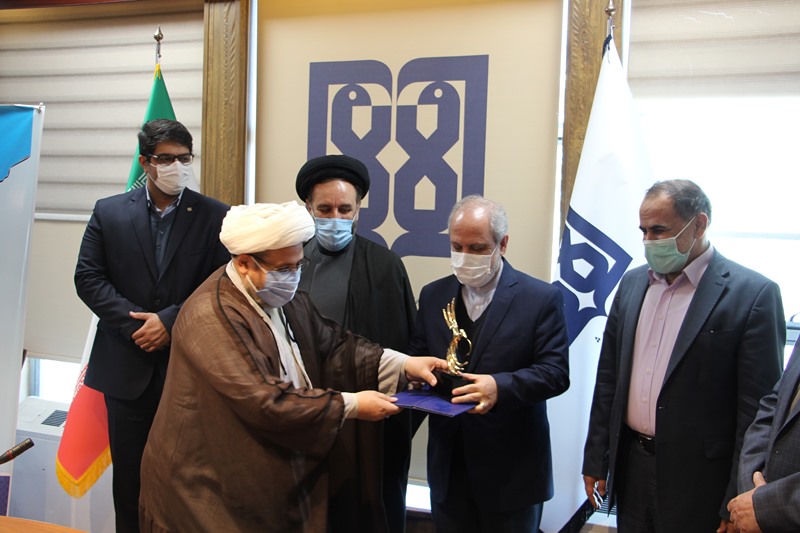 گردهمایی تجلیل از فعالان قرآنی و برگزیدگان بیست و پنجمین جشنواره قرآن و عترت دانشگاه‌های علوم پزشکی کشور
