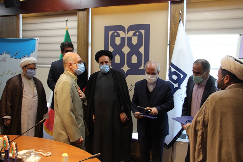 گردهمایی تجلیل از فعالان قرآنی و برگزیدگان بیست و پنجمین جشنواره قرآن و عترت دانشگاه‌های علوم پزشکی کشور