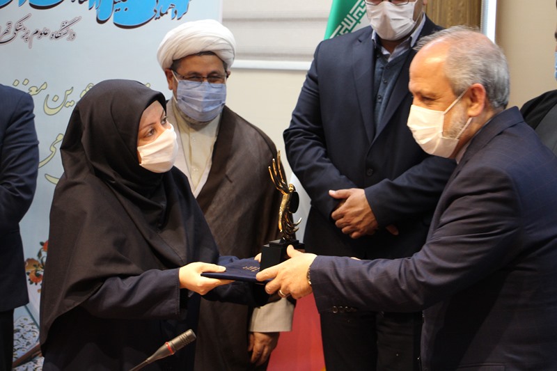 گردهمایی تجلیل از فعالان قرآنی و برگزیدگان بیست و پنجمین جشنواره قرآن و عترت دانشگاه‌های علوم پزشکی کشور