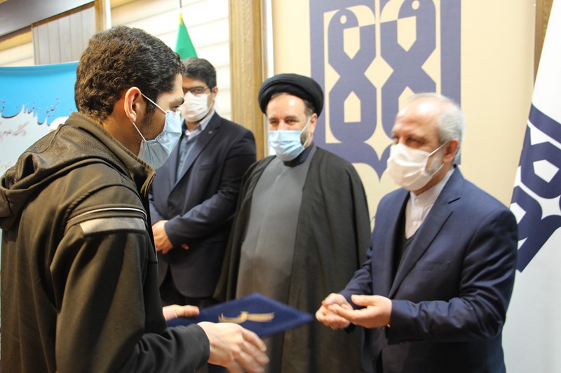 گردهمایی تجلیل از فعالان قرآنی و برگزیدگان بیست و پنجمین جشنواره قرآن و عترت دانشگاه‌های علوم پزشکی کشور