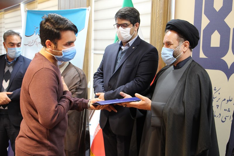 گردهمایی تجلیل از فعالان قرآنی و برگزیدگان بیست و پنجمین جشنواره قرآن و عترت دانشگاه‌های علوم پزشکی کشور