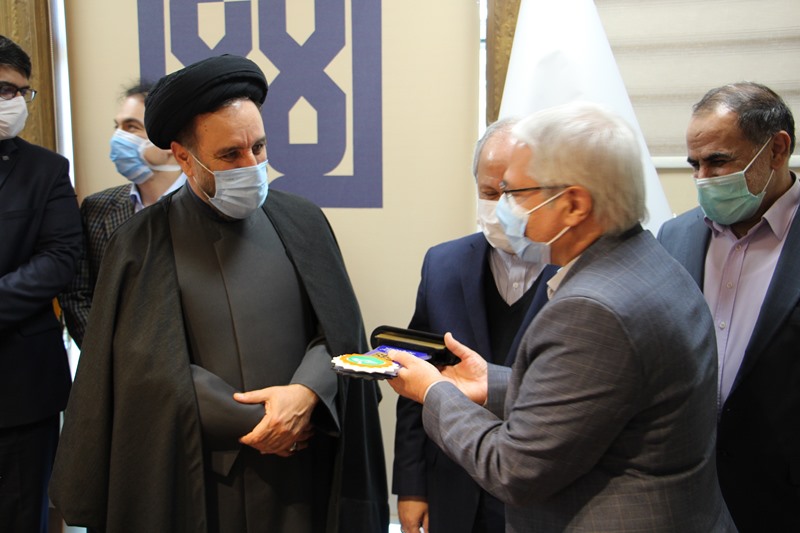 گردهمایی تجلیل از فعالان قرآنی و برگزیدگان بیست و پنجمین جشنواره قرآن و عترت دانشگاه‌های علوم پزشکی کشور