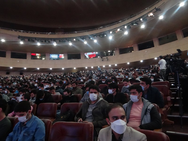بزرگداشت دانشجویان نخبه دانشگاه های تهران بمناسبت روز دانشجو