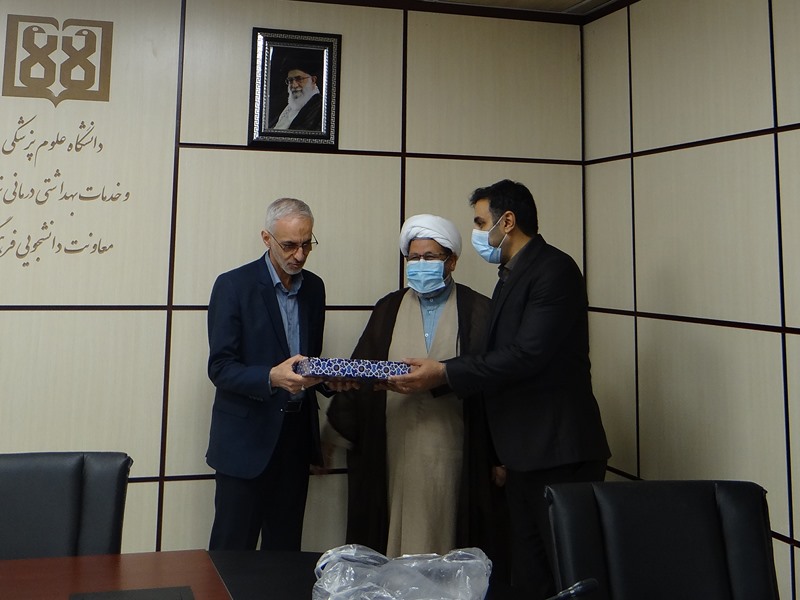 مراسم تقدیر از خادم برتر نماز