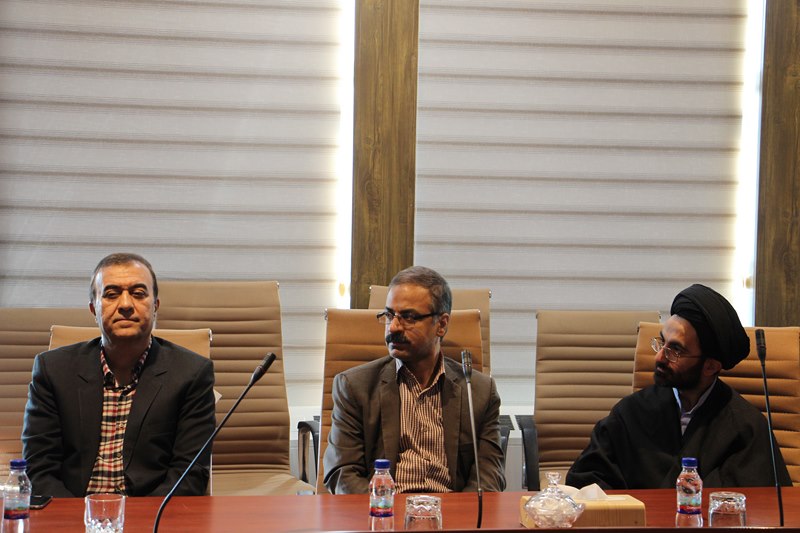 مراسم تجلیل از فعالان قرآنی و برگزیدگان بیست و سومین جشنواره قرآن و عترت دانشگاه های علوم پزشکی کشور