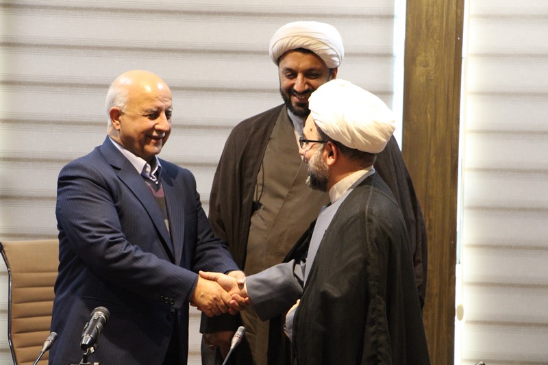 مراسم تجلیل از فعالان قرآنی و برگزیدگان بیست و سومین جشنواره قرآن و عترت دانشگاه های علوم پزشکی کشور