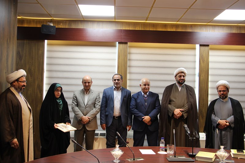 مراسم تجلیل از فعالان قرآنی و برگزیدگان بیست و سومین جشنواره قرآن و عترت دانشگاه های علوم پزشکی کشور