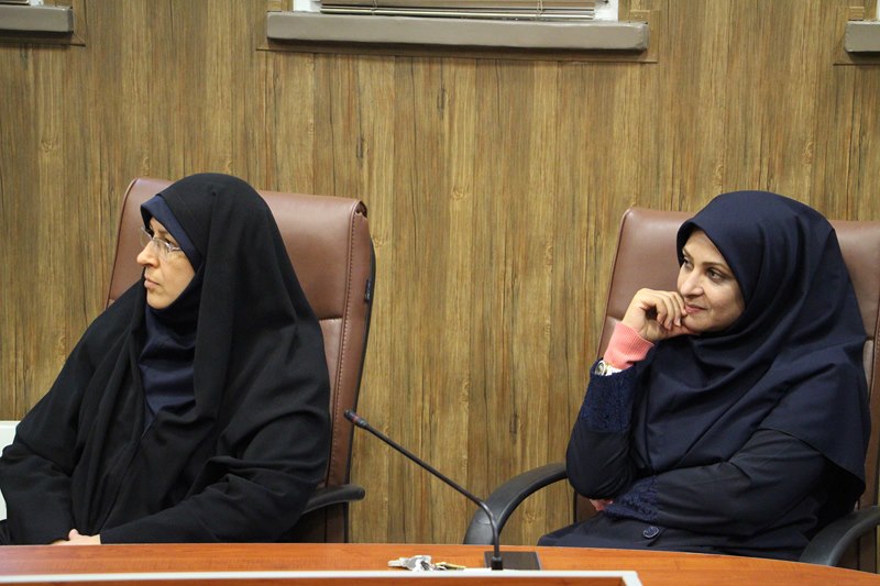 نشست هم اندیشی استادان با موضوع چالش رفتارهای غیر حرفه ای در بالین در دانشکده توانبخشی