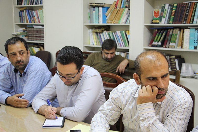 برگزاری جلسه تفسیر سوره احزاب، ویژه کارکنان دفتر نهاد