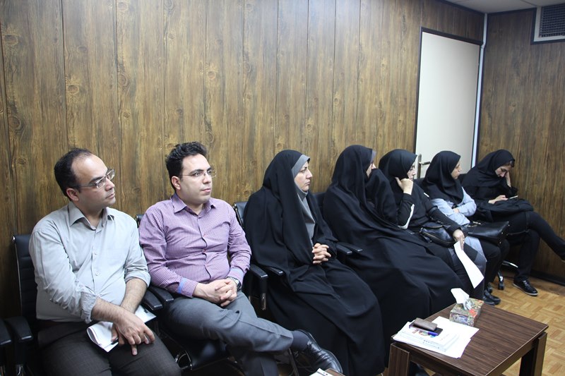 کارگاه دانش افزایی استادان با موضوع تفسیر قرآن ویژه ماه مبارک رمضان در دانشکده پیراپزشکی
