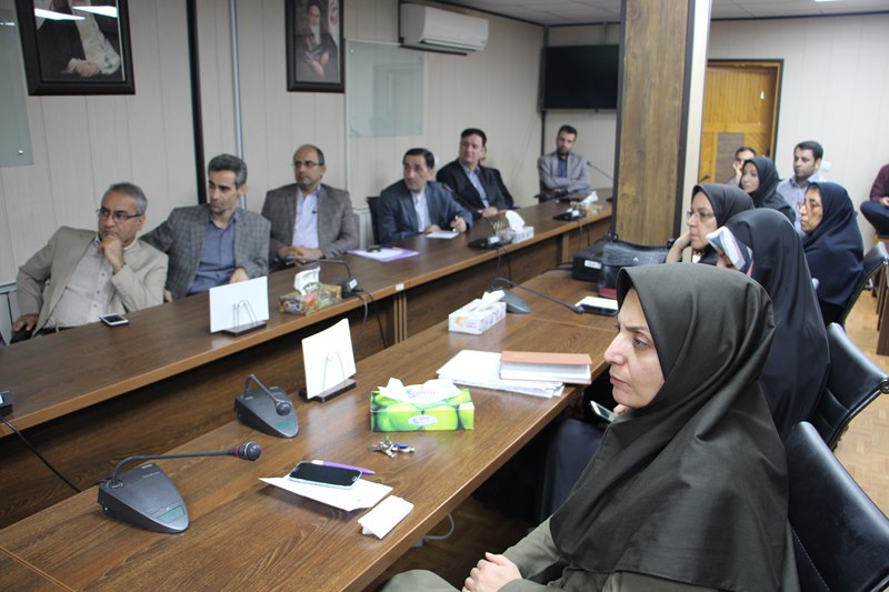 کارگاه دانش افزایی استادان با موضوع تفسیر قرآن ویژه ماه مبارک رمضان در دانشکده پیراپزشکی