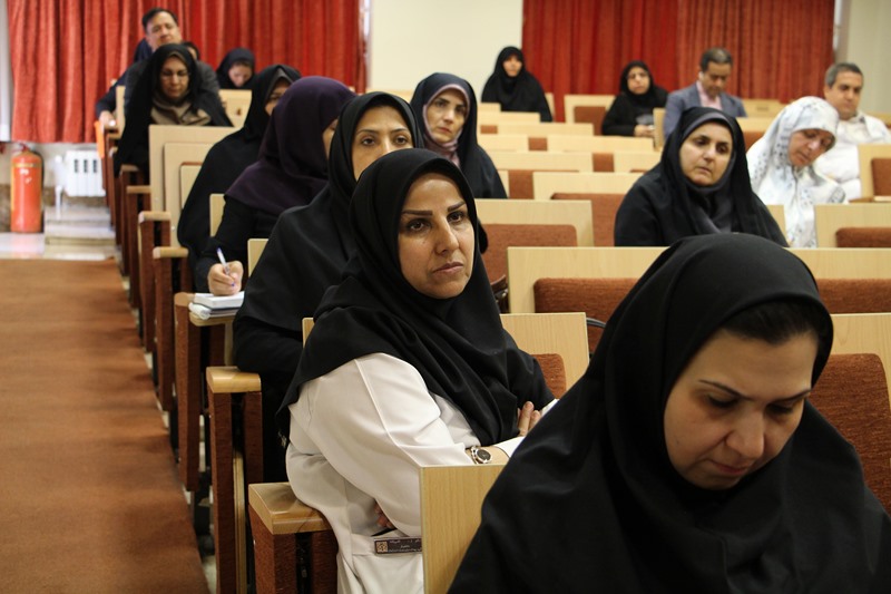 کارگاه دانش‌افزایی استادان با موضوع تفسیر قرآن ویژه ماه مبارک رمضان در دانشکده پرستاری و مامایی