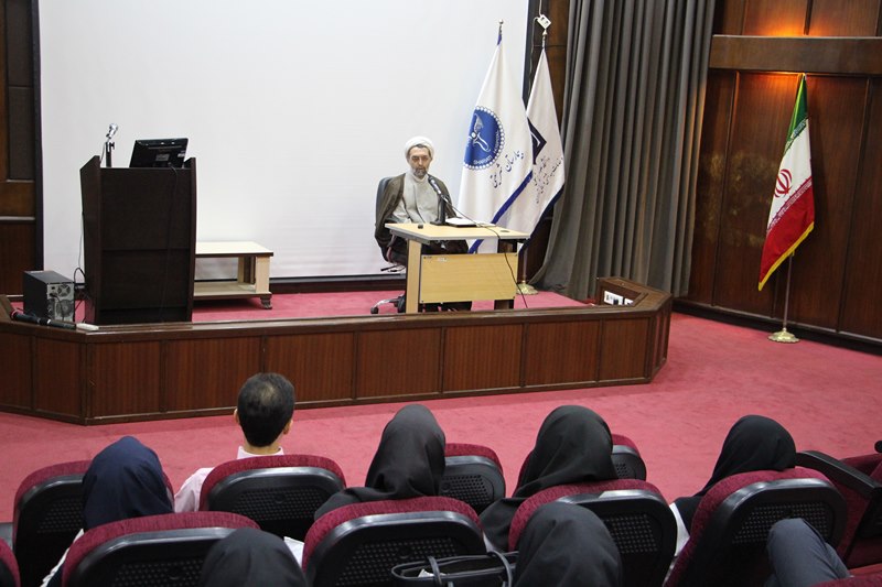 کارگاه دانش‌افزایی استادان با موضوع تفسیر قرآن ویژه ماه مبارک رمضان در بیمارستان شریعتی