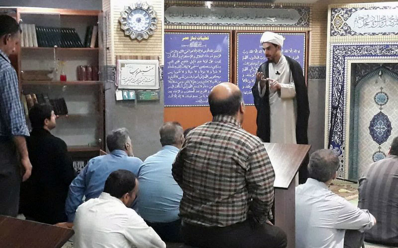 حجت‌الاسلام‌والمسلمین دهقان: سرچشمه دستورهای خداوند مبنی بر ترک اطاعت از کفّار و منافقین، علم و حکمت اوست